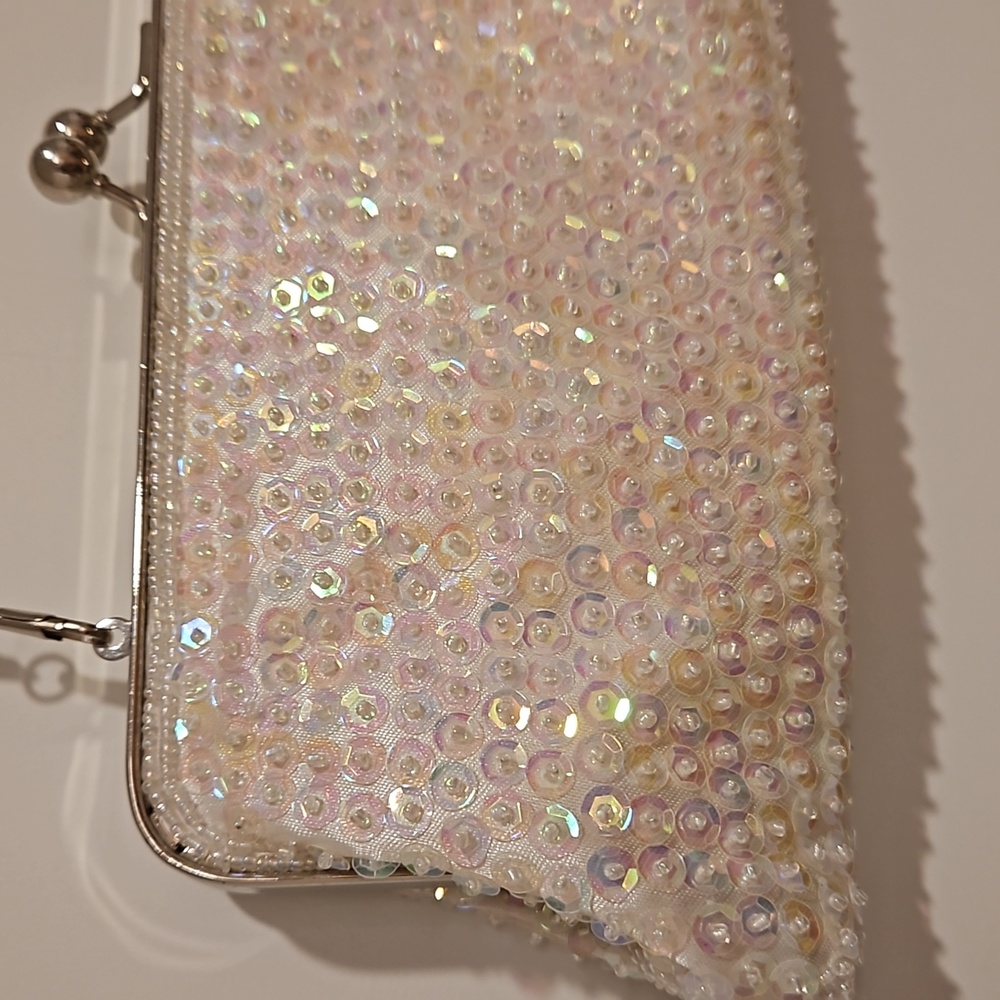 White iridescent sequin and seed beads covered evening clutch wedding prom Gala - Picture 7 of 12